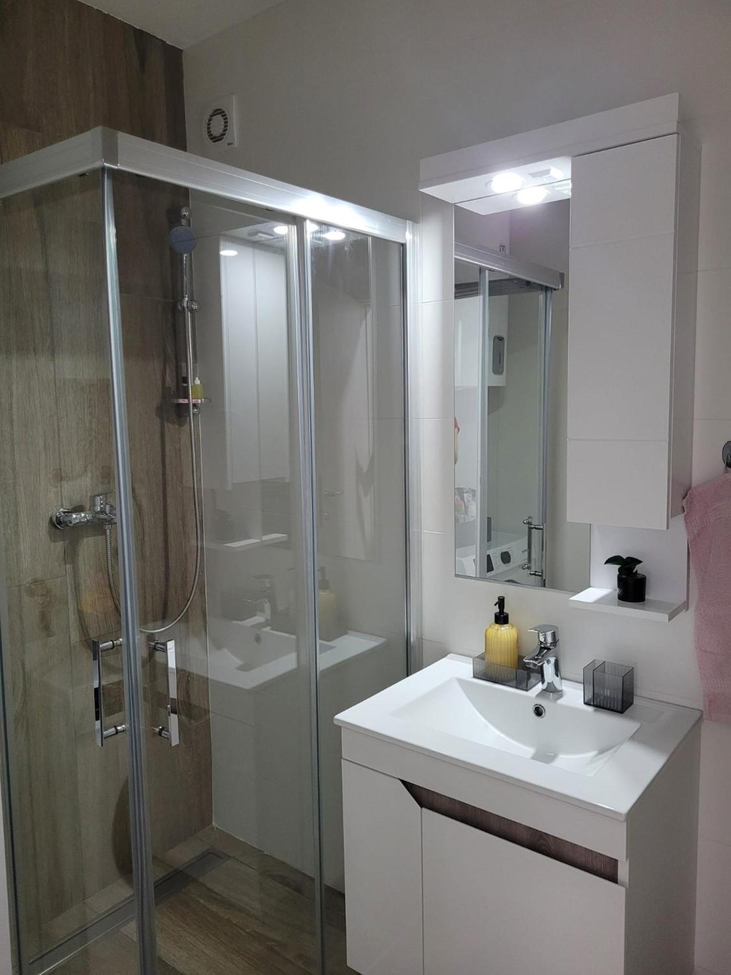 Appartamento Apartman Ns Private Parking Novi Sad Esterno foto