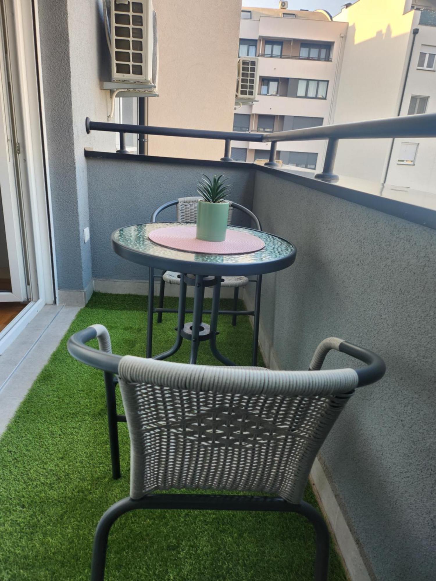 Appartamento Apartman Ns Private Parking Novi Sad Esterno foto